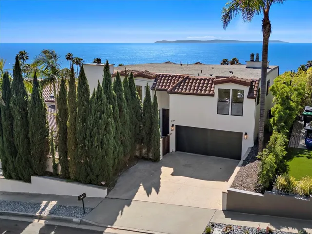 725 Balboa Avenue, Laguna Beach, California 92651