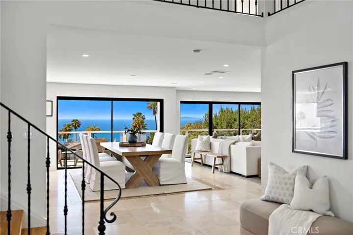 725 Balboa Avenue, Laguna Beach, California 92651