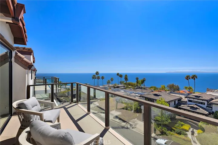 725 Balboa Avenue, Laguna Beach, California 92651