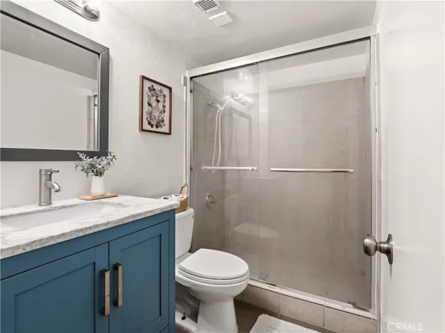 Full Bath 2