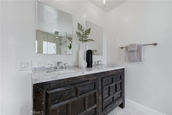 11500 Dona Cecilia, Studio City, California 91604