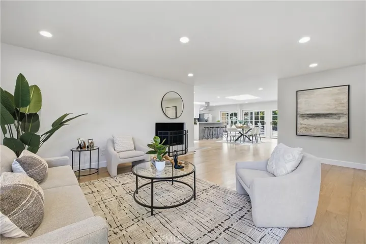 11500 Dona Cecilia, Studio City, California 91604