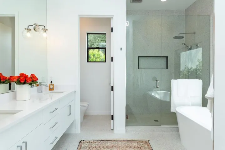 030_primarybath1_714