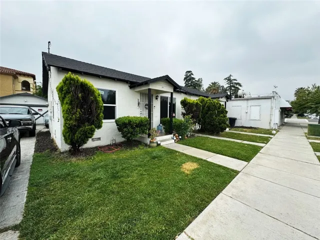 592 N La Cadena, Colton, California 92324