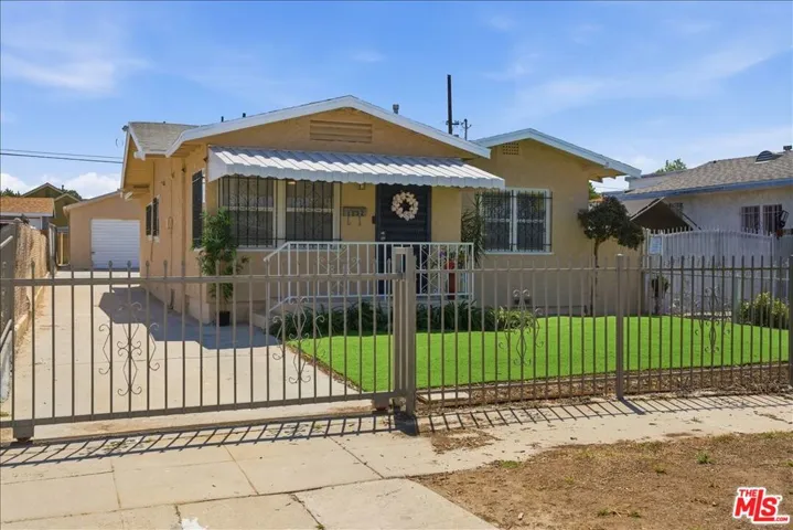 1232 W 74th Street, Los Angeles, California 90044