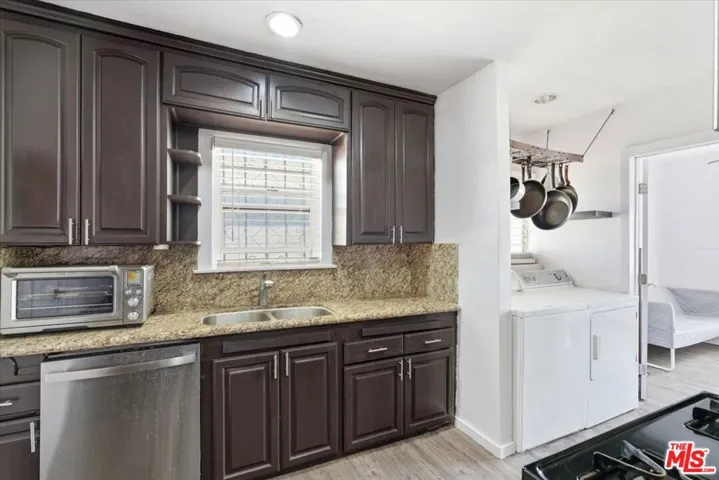 1232 W 74th Street, Los Angeles, California 90044