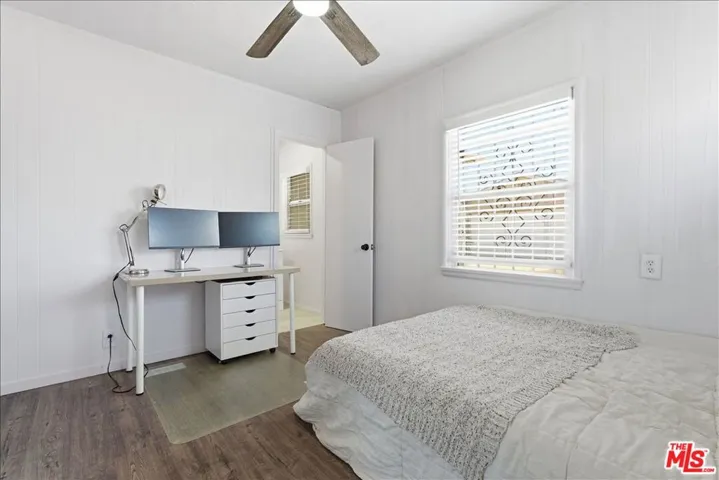 1232 W 74th Street, Los Angeles, California 90044