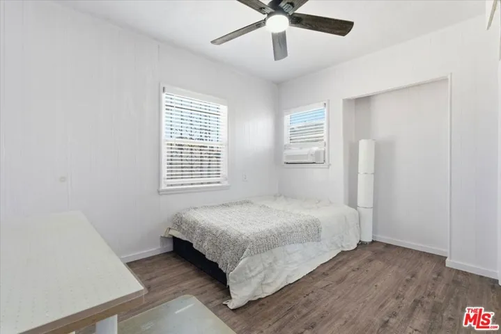 1232 W 74th Street, Los Angeles, California 90044