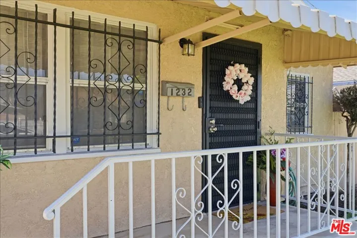 1232 W 74th Street, Los Angeles, California 90044