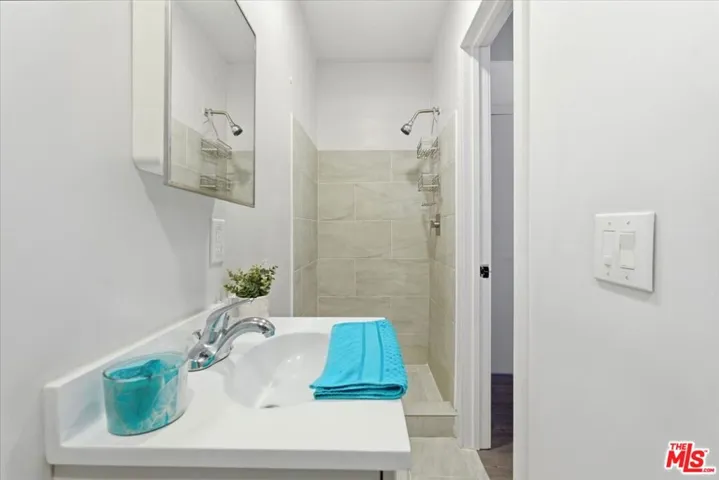1232 W 74th Street, Los Angeles, California 90044