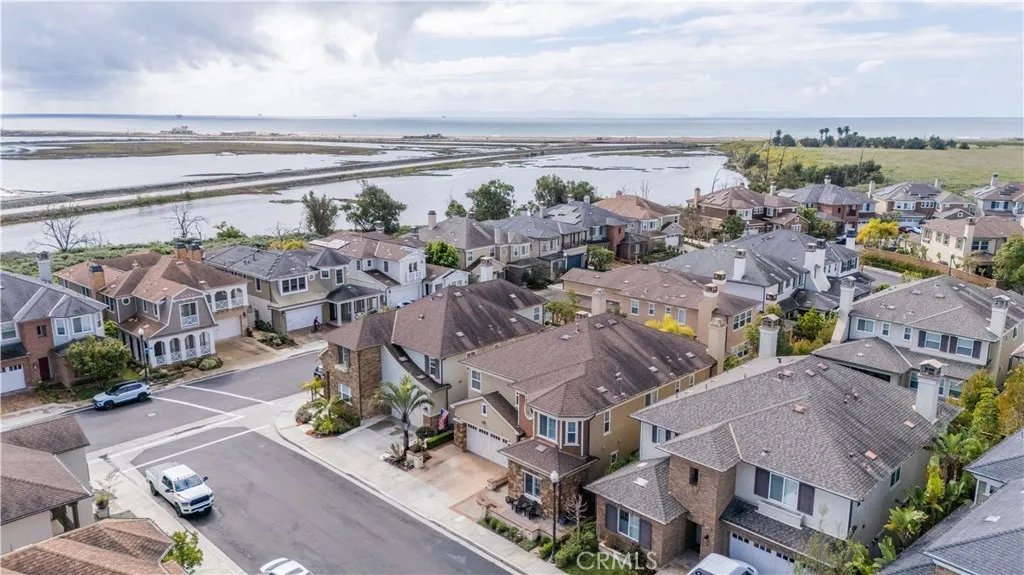 Walking distance to wet lands