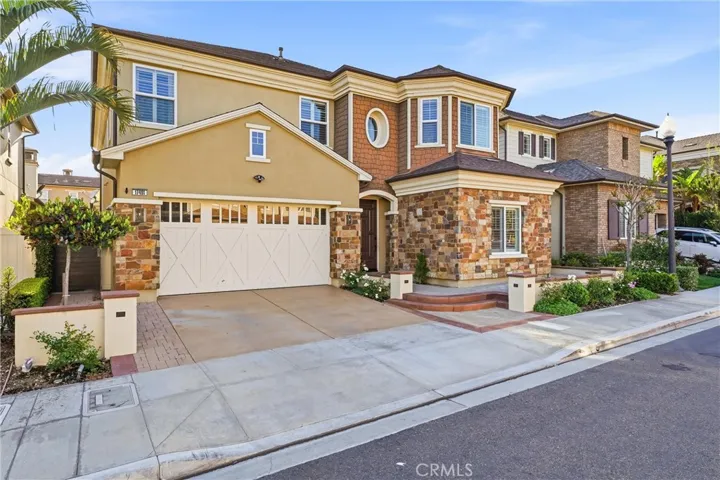 17491 Oakbluffs Lane, Huntington Beach, California 92649