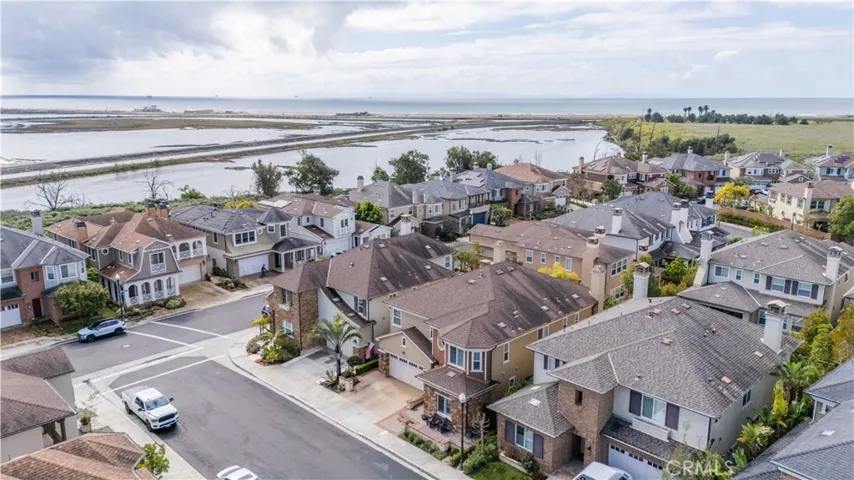 Walking distance to wet lands