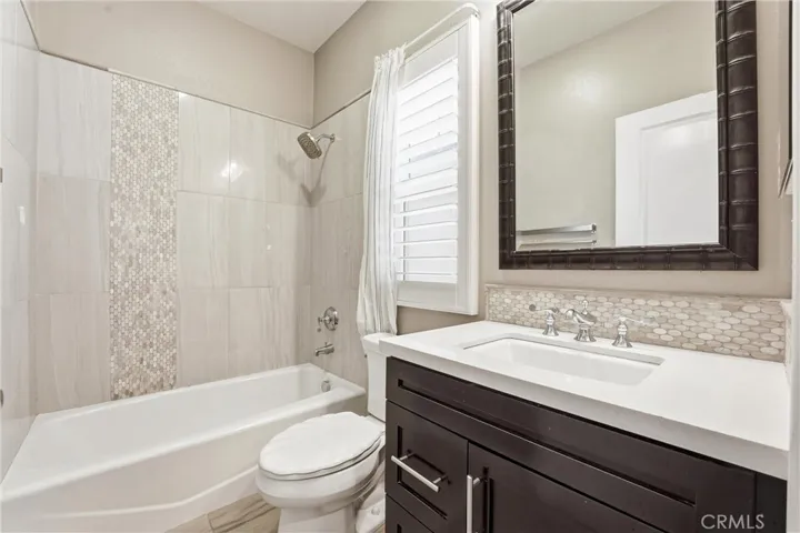 En-suite bath