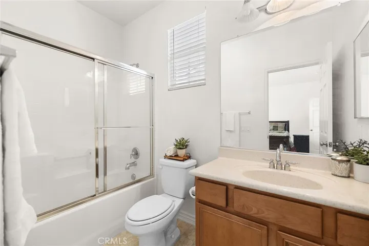 junior suite bathroom