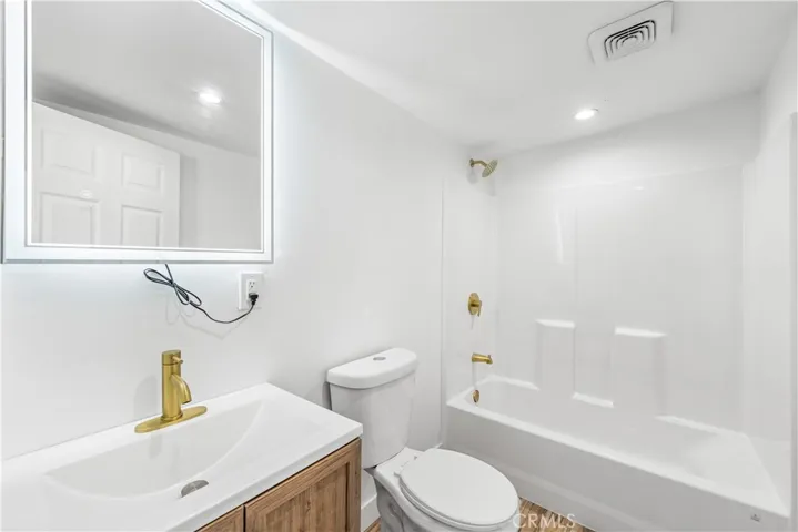 14840 Polk Street, Sylmar, California 91342