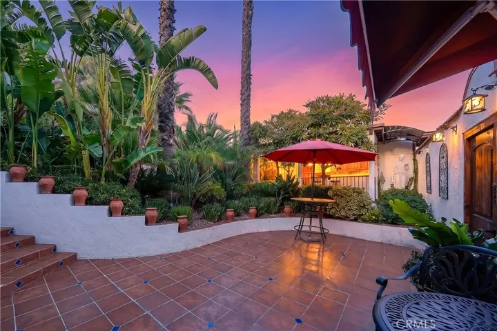  Back patio.