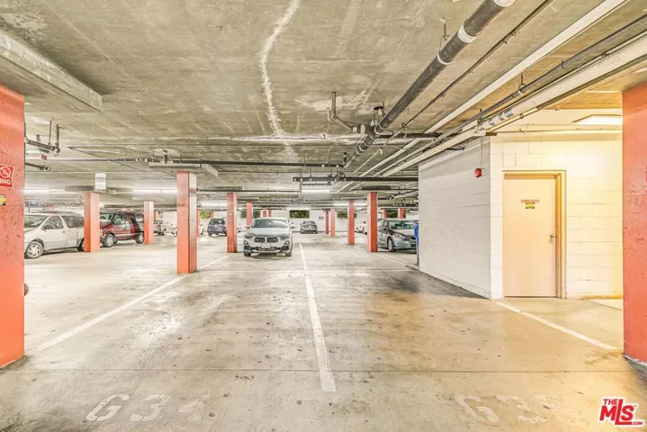 14050 Magnolia Boulevard 312, Sherman Oaks, California 91423