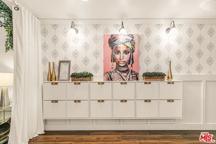 14050 Magnolia Boulevard 312, Sherman Oaks, California 91423