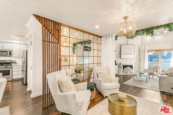 14050 Magnolia Boulevard 312, Sherman Oaks, California 91423