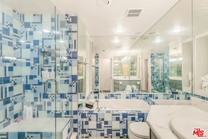 14050 Magnolia Boulevard 312, Sherman Oaks, California 91423