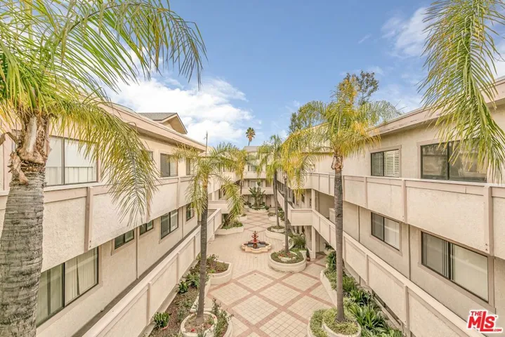 14050 Magnolia Boulevard 312, Sherman Oaks, California 91423