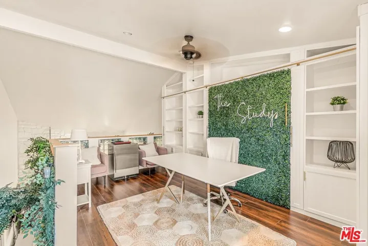 14050 Magnolia Boulevard 312, Sherman Oaks, California 91423