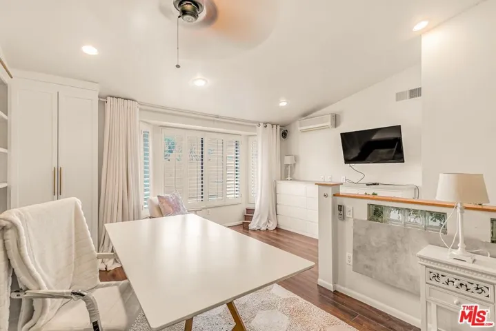 14050 Magnolia Boulevard 312, Sherman Oaks, California 91423