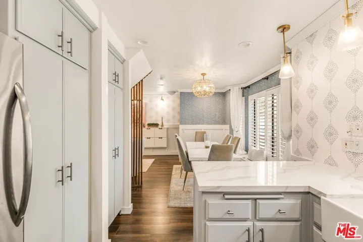 14050 Magnolia Boulevard 312, Sherman Oaks, California 91423