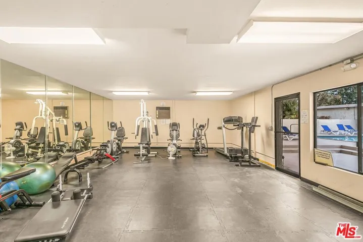 14050 Magnolia Boulevard 312, Sherman Oaks, California 91423
