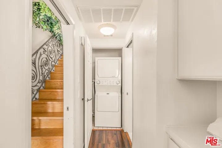 14050 Magnolia Boulevard 312, Sherman Oaks, California 91423