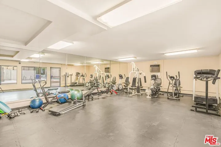 14050 Magnolia Boulevard 312, Sherman Oaks, California 91423