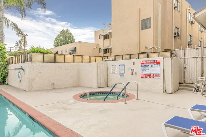 14050 Magnolia Boulevard 312, Sherman Oaks, California 91423