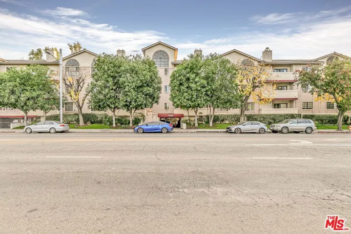 14050 Magnolia Boulevard 312, Sherman Oaks, California 91423