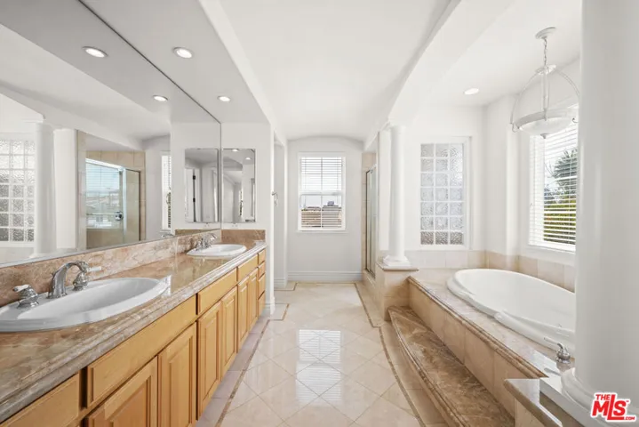 1756 Ruhland Avenue, Manhattan Beach, California 90266
