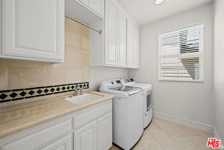 1756 Ruhland Avenue, Manhattan Beach, California 90266
