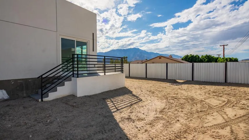 13-Were Focused 66760 Buckboard Ext-14