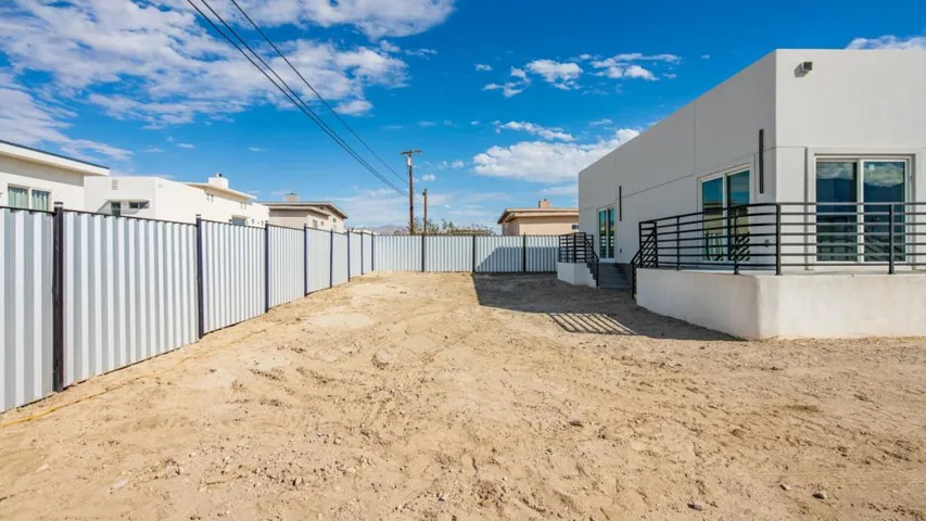 10-Were Focused 66760 Buckboard Ext-11