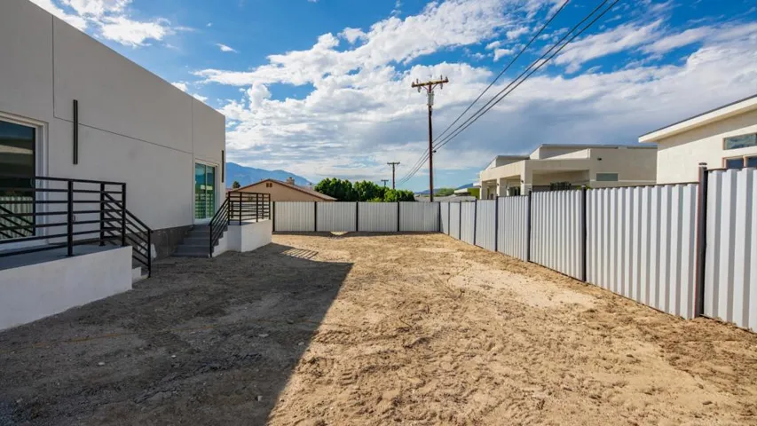 11-Were Focused 66760 Buckboard Ext-12
