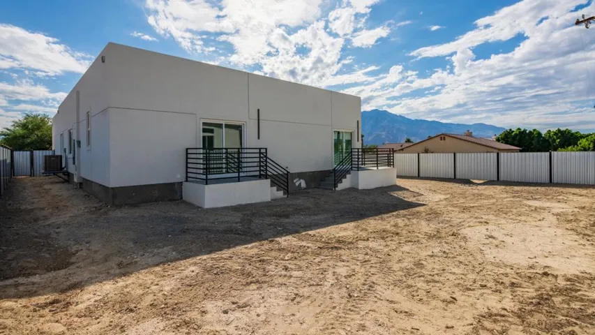 12-Were Focused 66760 Buckboard Ext-13