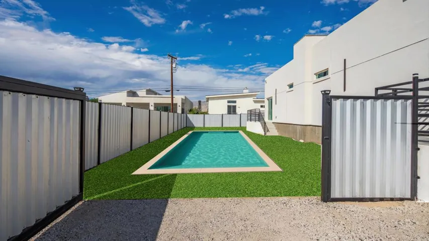 Buckboard lane pool