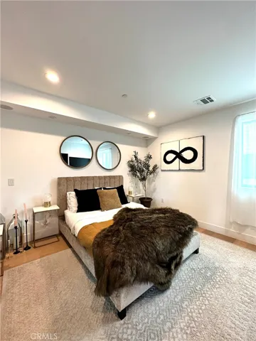 11326 Victory Blvd, North Hollywood, California 91606
