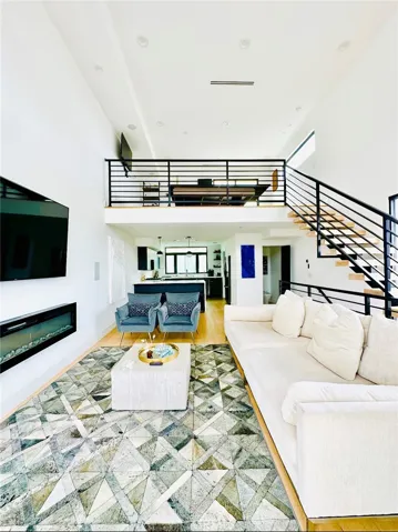11326 Victory Blvd, North Hollywood, California 91606