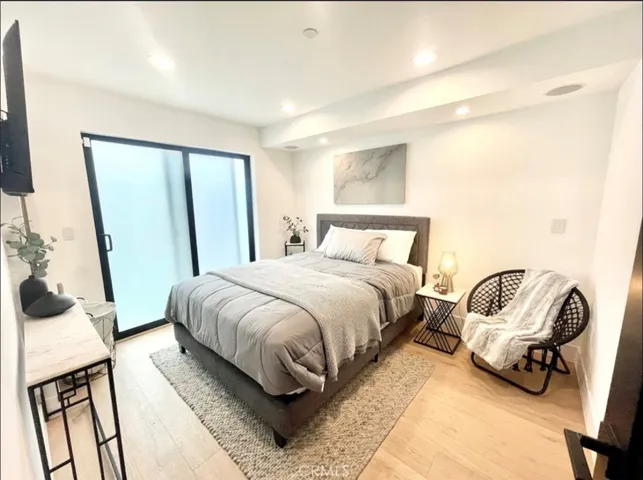 11326 Victory Blvd, North Hollywood, California 91606