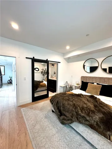 11326 Victory Blvd, North Hollywood, California 91606