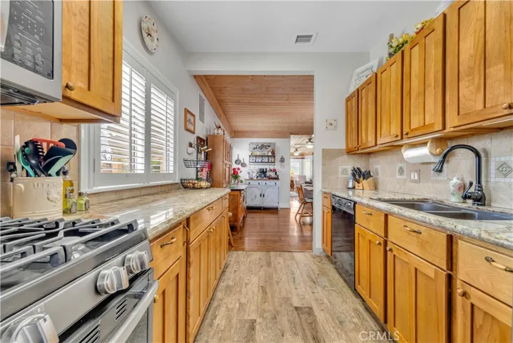 43516 18th W, Lancaster, California 93534