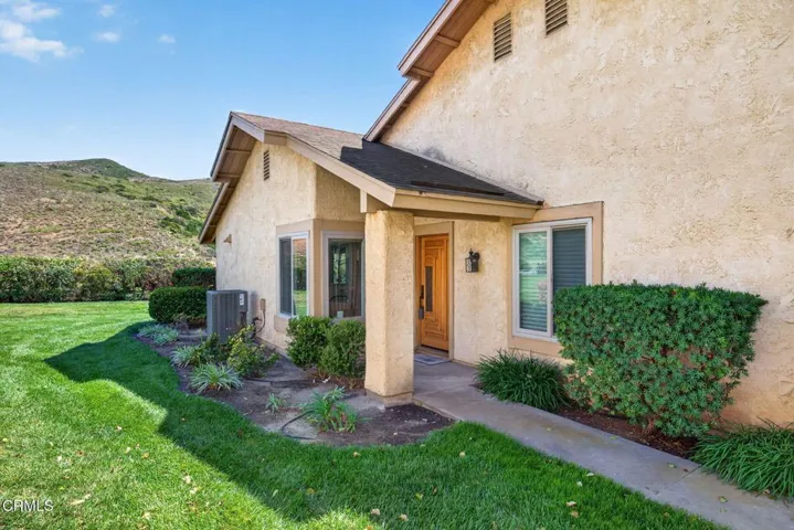 4-web-or-mls-UpmarketMedia-34108Vill-101
