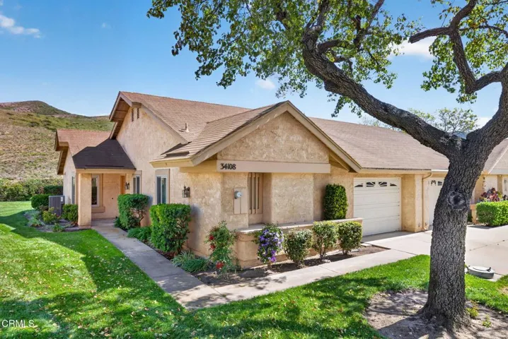 2-web-or-mls-UpmarketMedia-34108Vill-108