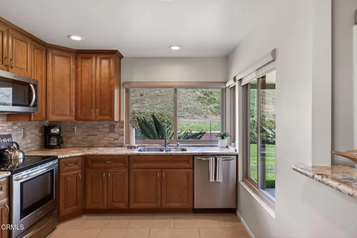 15-web-or-mls-UpmarketMedia-34108Vill-05