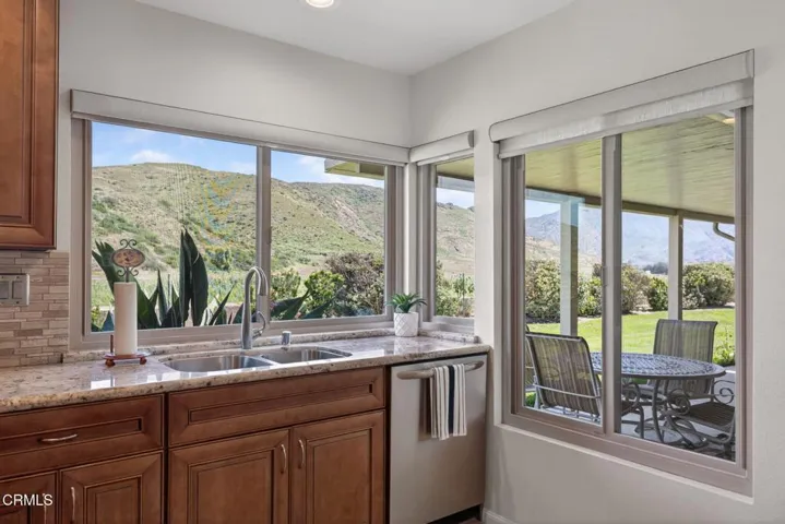 16-web-or-mls-UpmarketMedia-34108Vill-01